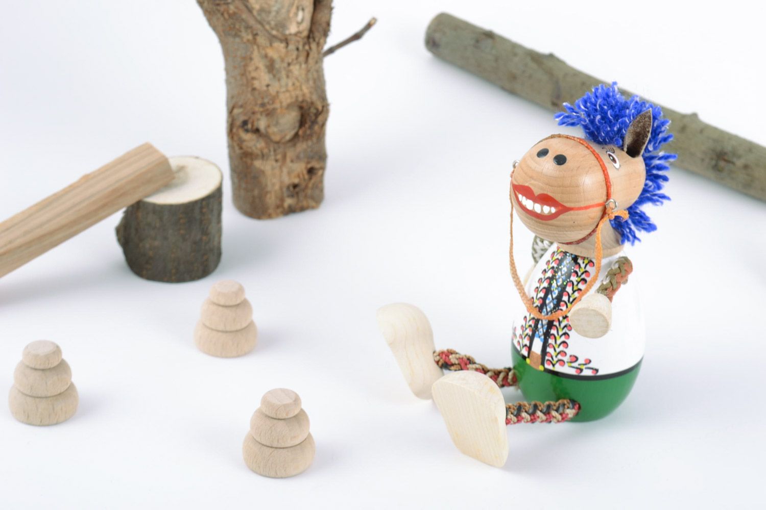Оригинальная экологически чистая деревянная игрушка Лошадка ручной работы фото 1