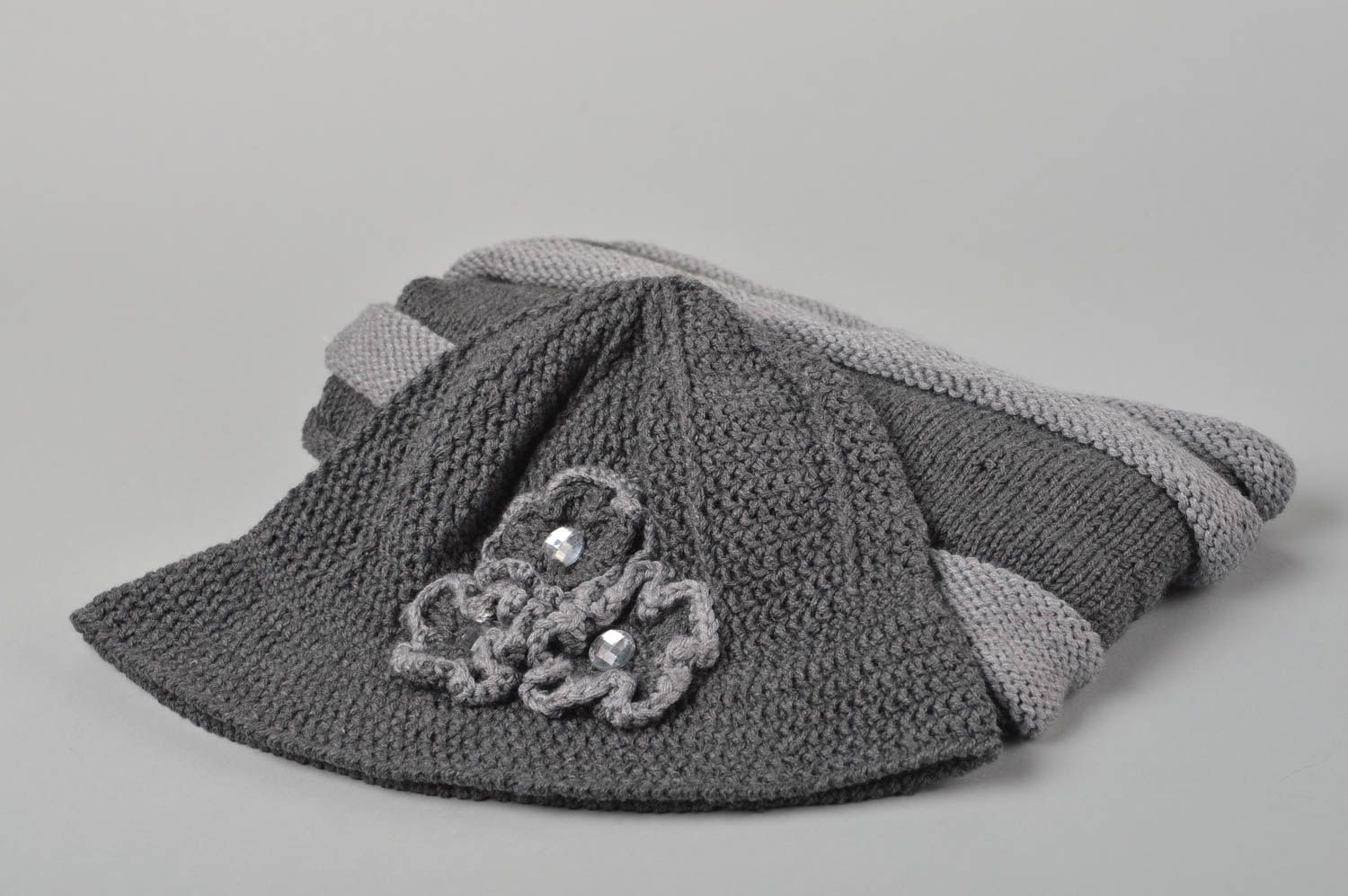 Handmade Schal und Mütze Set Damen Strick Loop Schal und gehäkelte Mütze in Grau foto 2