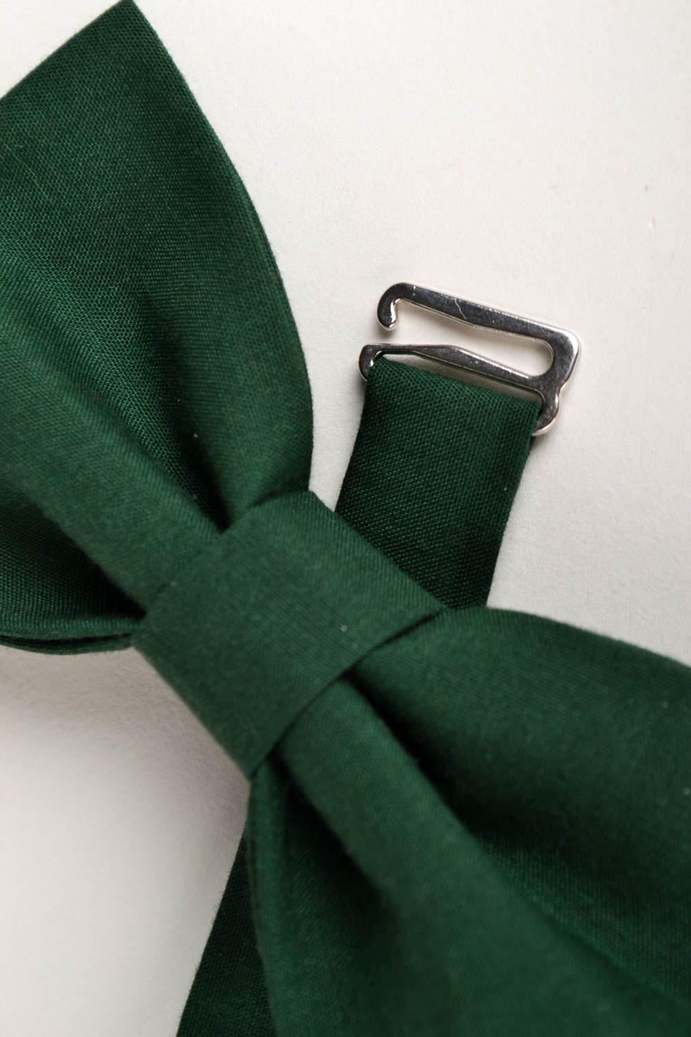 Corbata de lazo artesanal pajarita moderna en color verde accesorio unisex foto 3