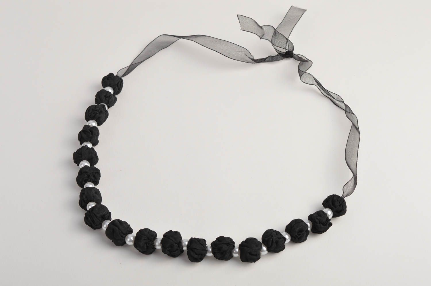Collier textile Bijou fait main noir perles Accessoire femme design original photo 3