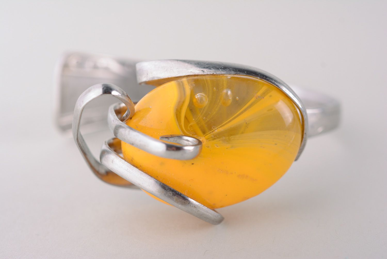 Bracelet en fourchette fait main original pour femme avec grande pierre jaune photo 2
