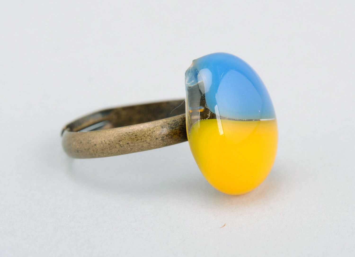 Ring made of fused glass Ukrainian Flag photo 1