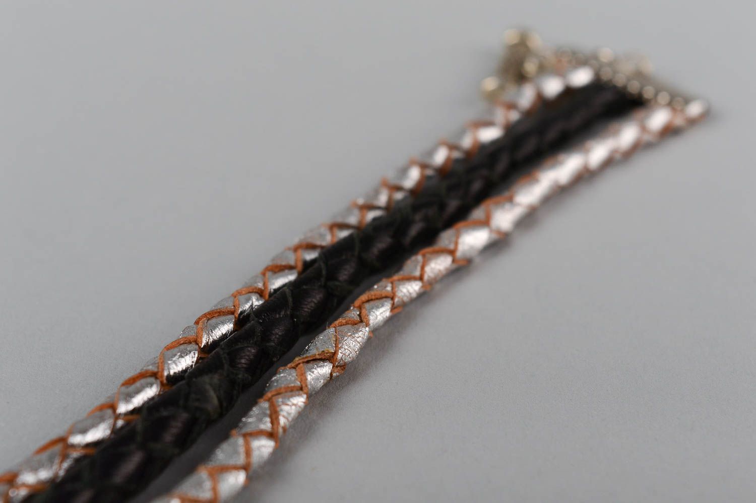 Bracelet en cuir Bijou fait main tressé design original Cadeau pour fille photo 4