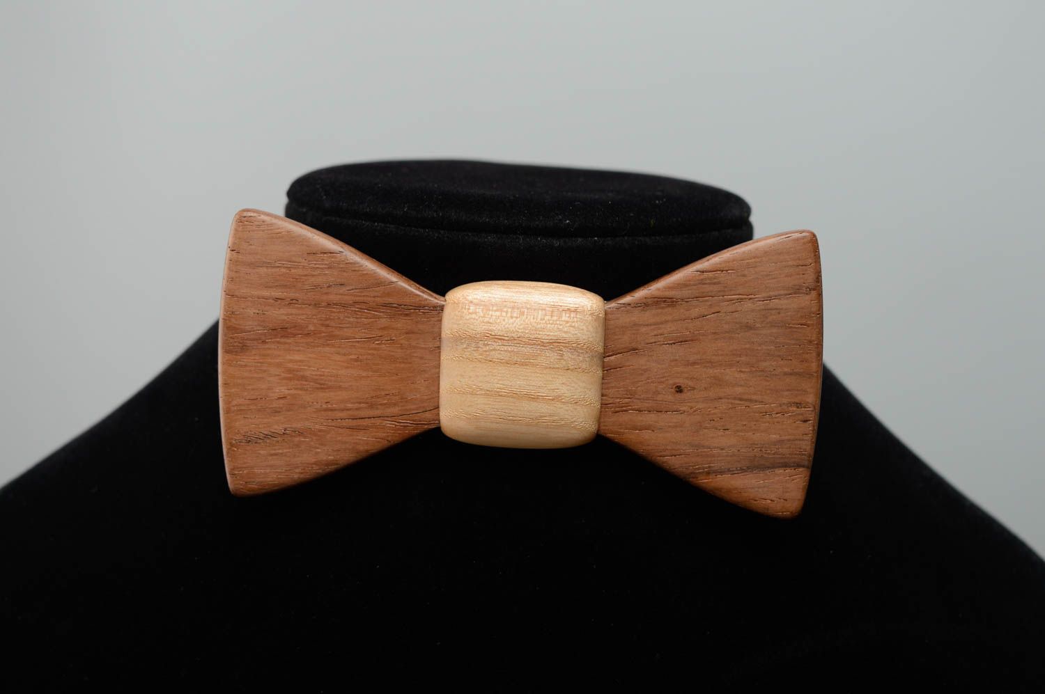 Butter nut wood bow tie photo 3