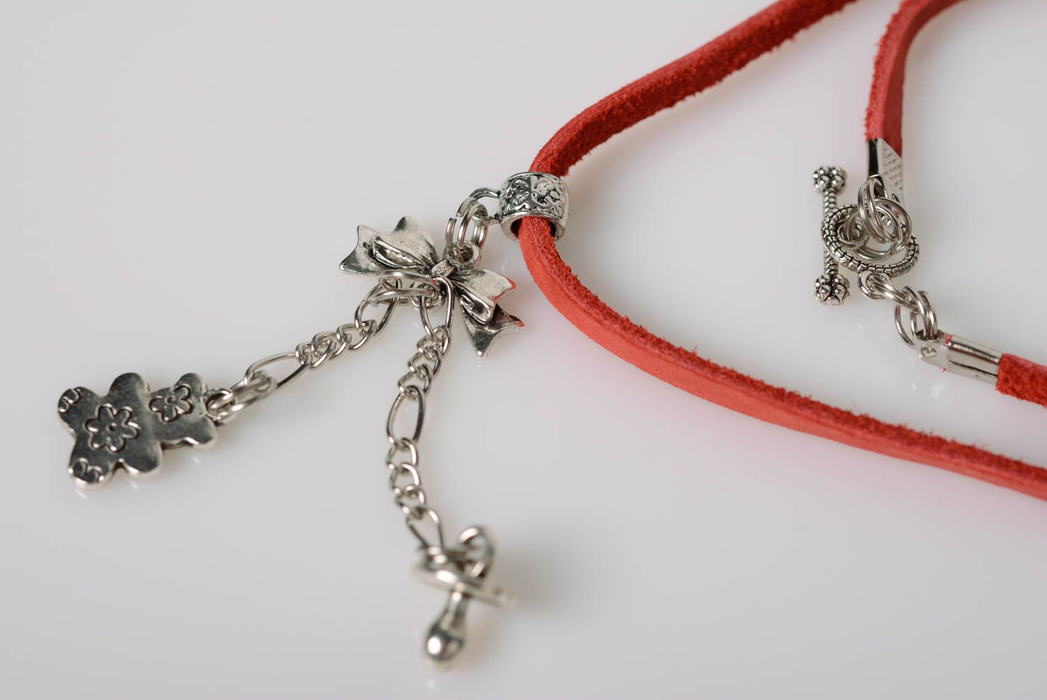 Exklusive handmade Halskette mit Anhänger aus Metall für stilvolle Looks foto 4