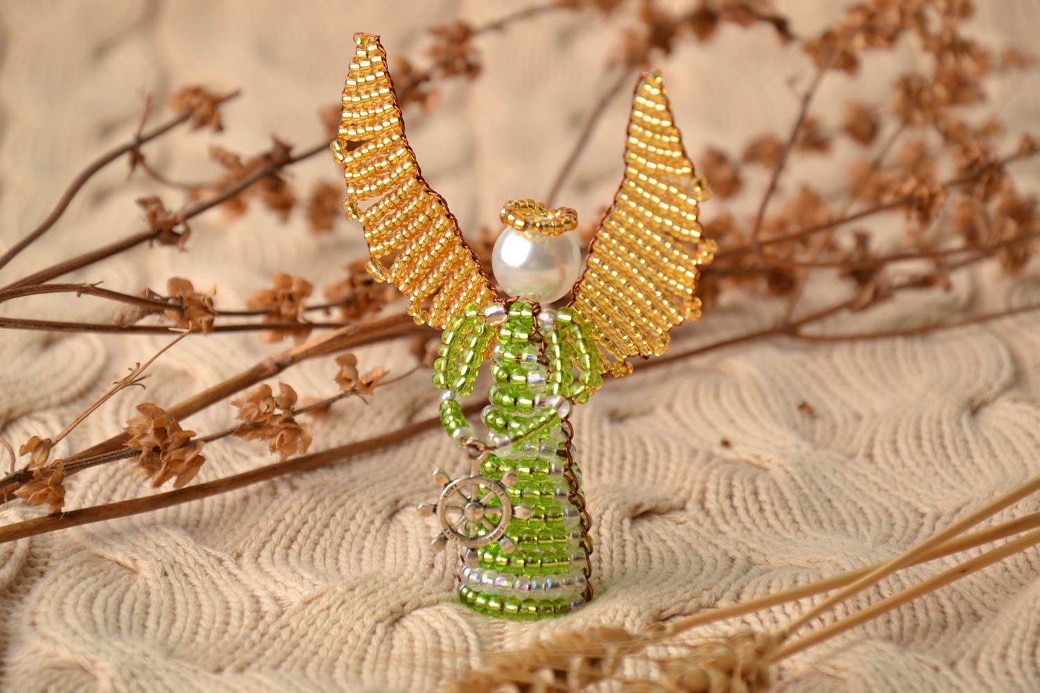 Beaded angel figurine photo 1