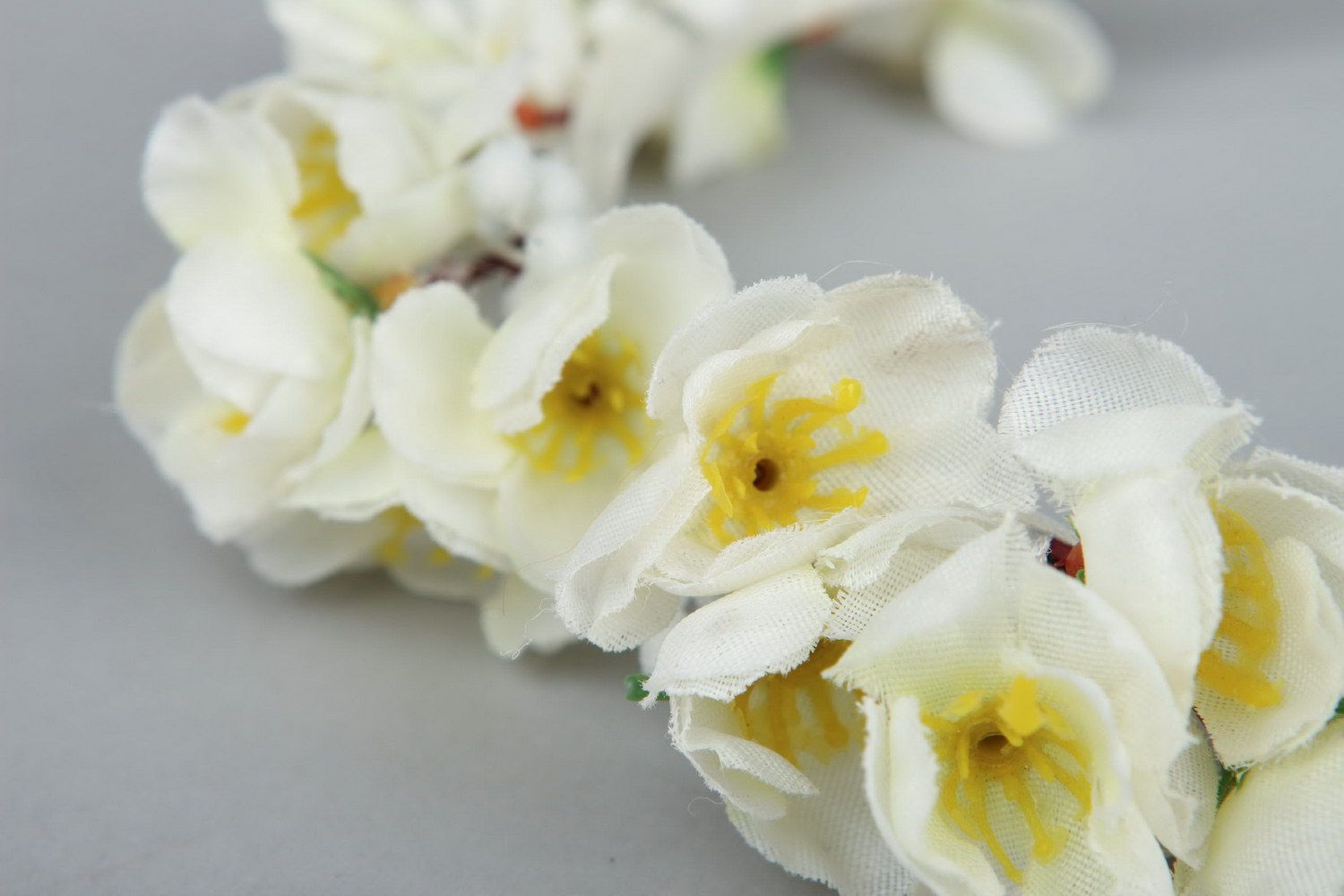 Weißer Kranz japanische Blütenkirsche foto 2