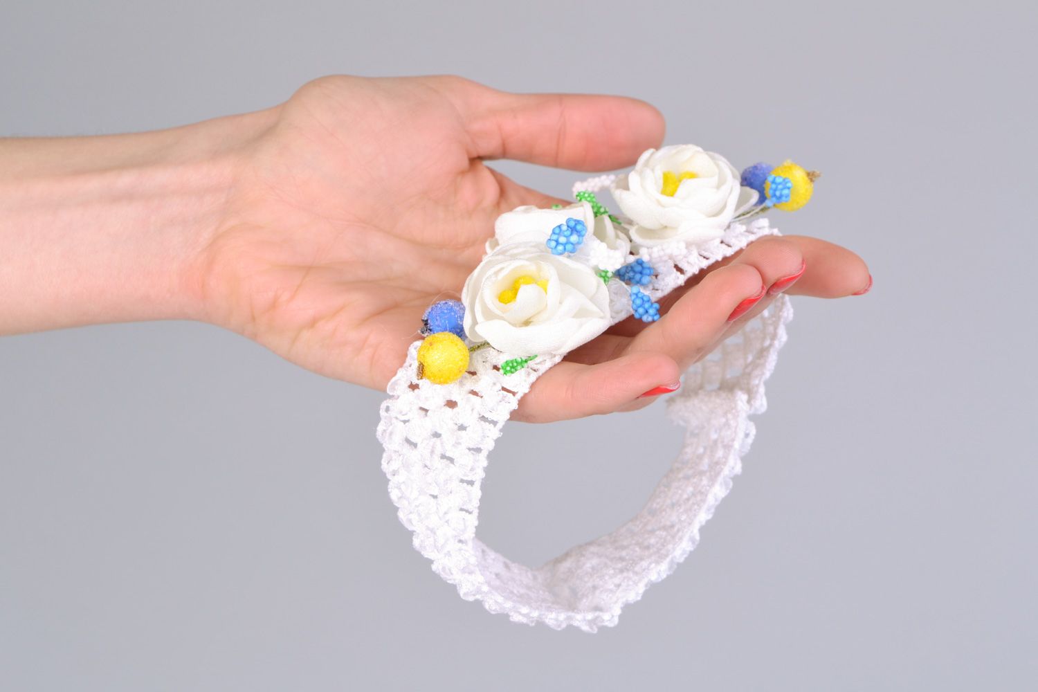 Bandeau en tissu avec fleurs en mousseline de soie blanc accessoire pour fille photo 2