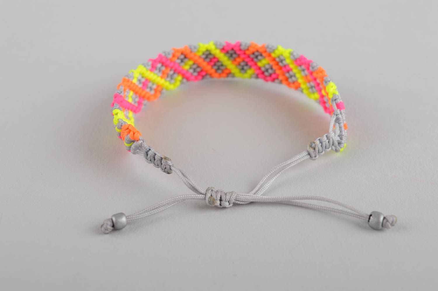 Bracelet textile Bijou fait main multicolore tricot de créateur Accessoire femme photo 5