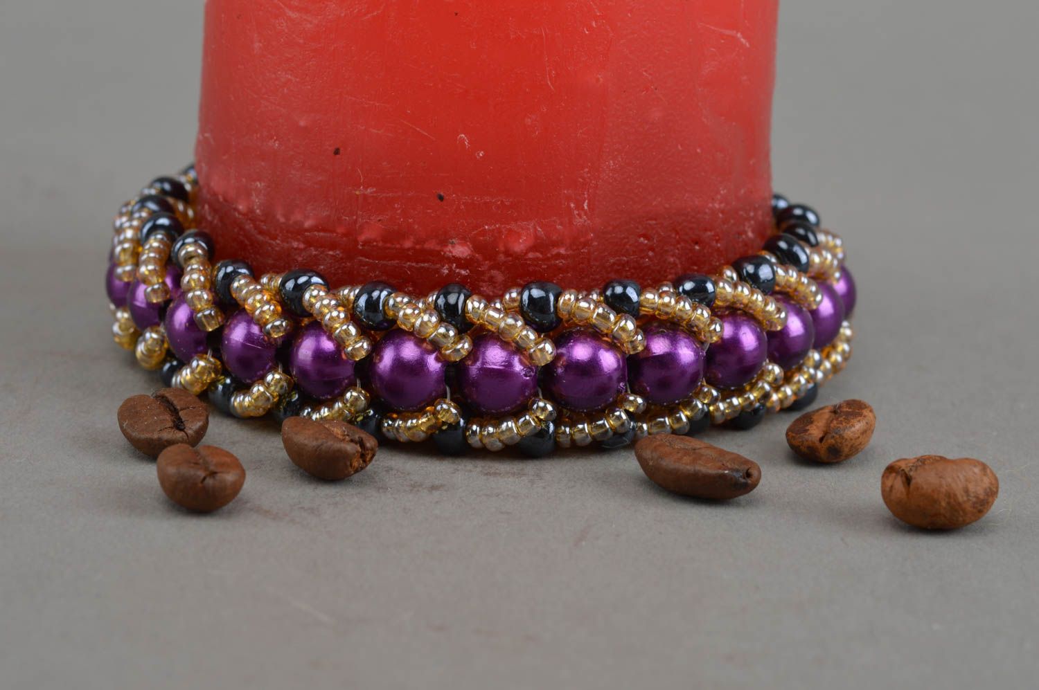 Bracelet en perles fantaisie et perles de rocaille fait main violet original photo 1