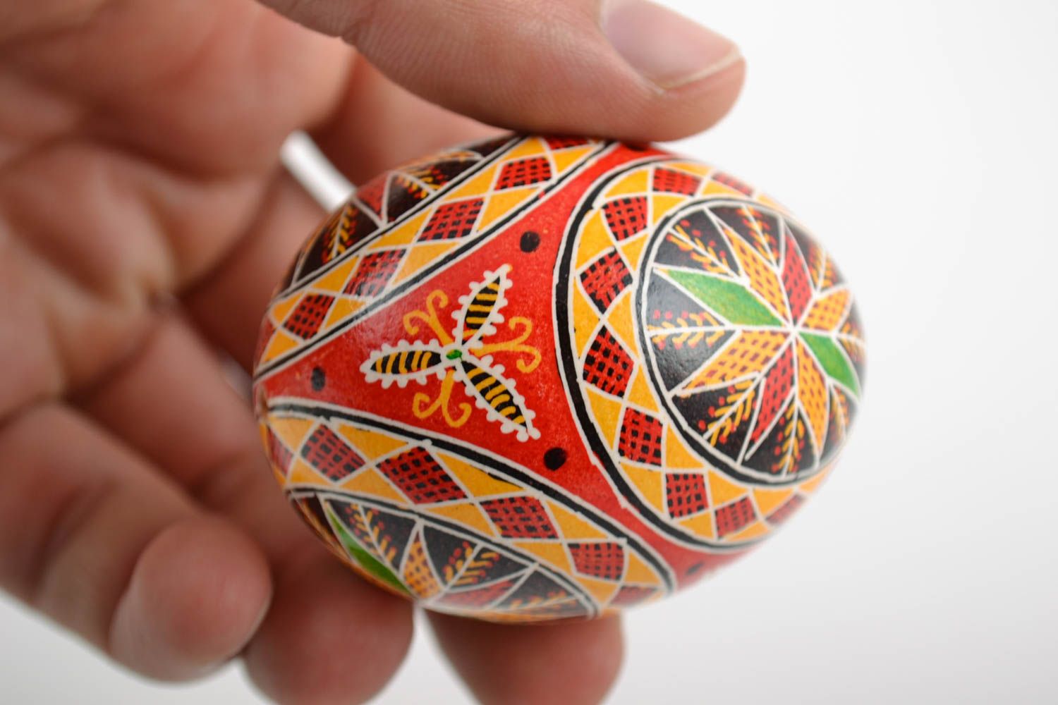 Huevo de Pascua de gallina artesanal pintado con acrílicos  foto 2