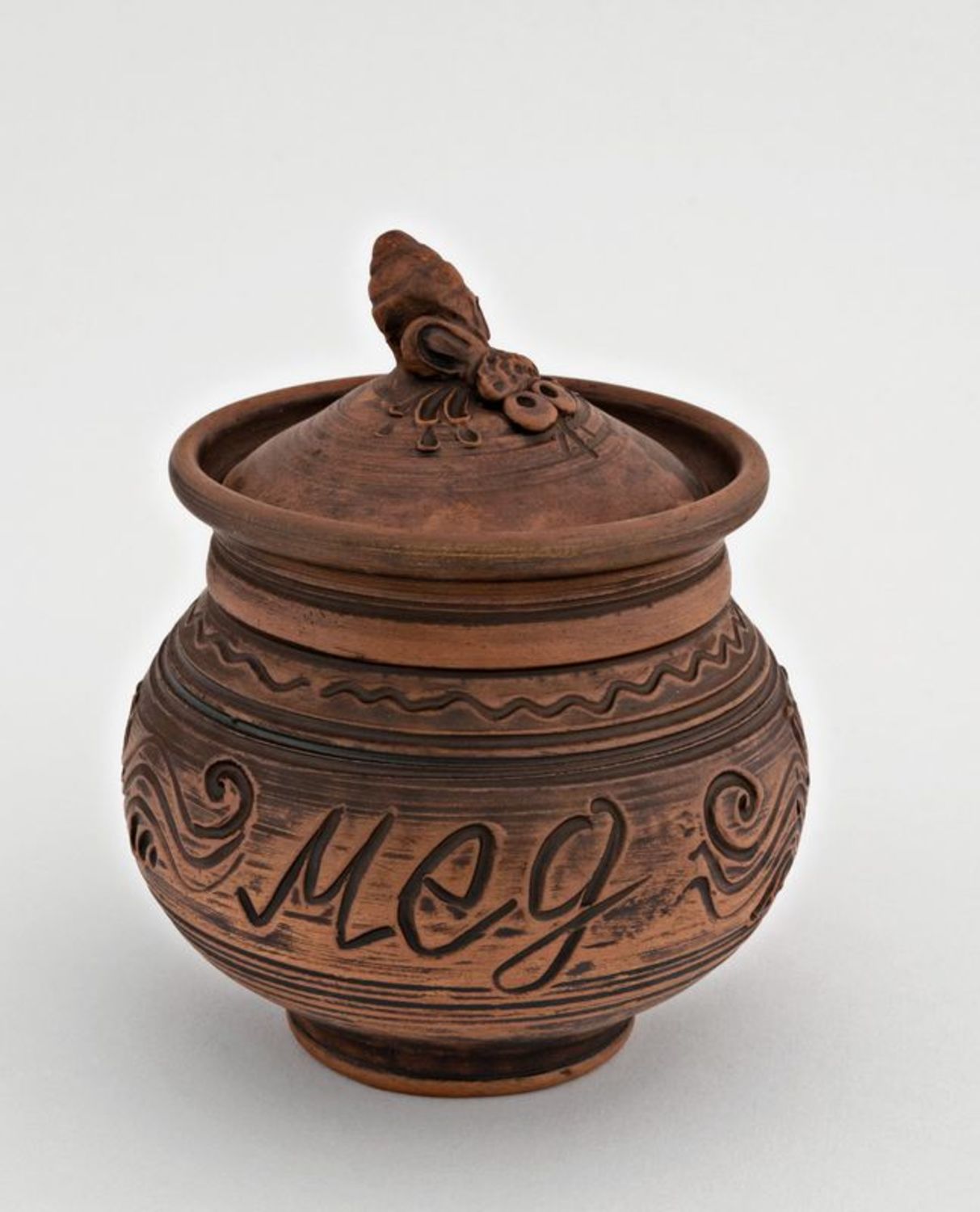Clay pot with lid photo 5