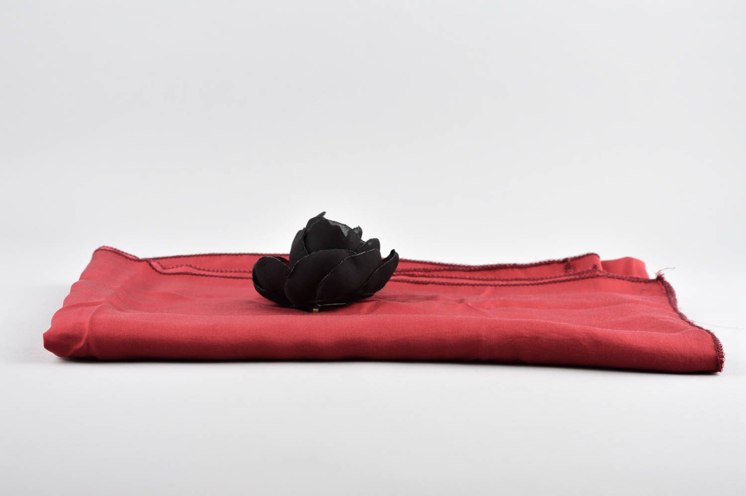 Шерстяной шарф ручной работы шарф с брошью бордовый теплый женский шарф фото 5