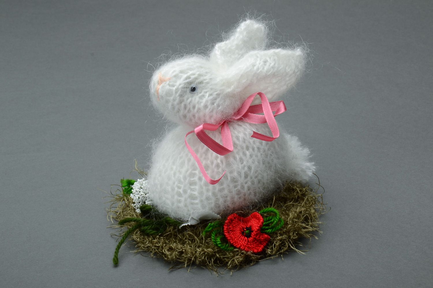 Jouet lapin tricoté au crochet laine angora mohair fait main cadeau de Pâques photo 2