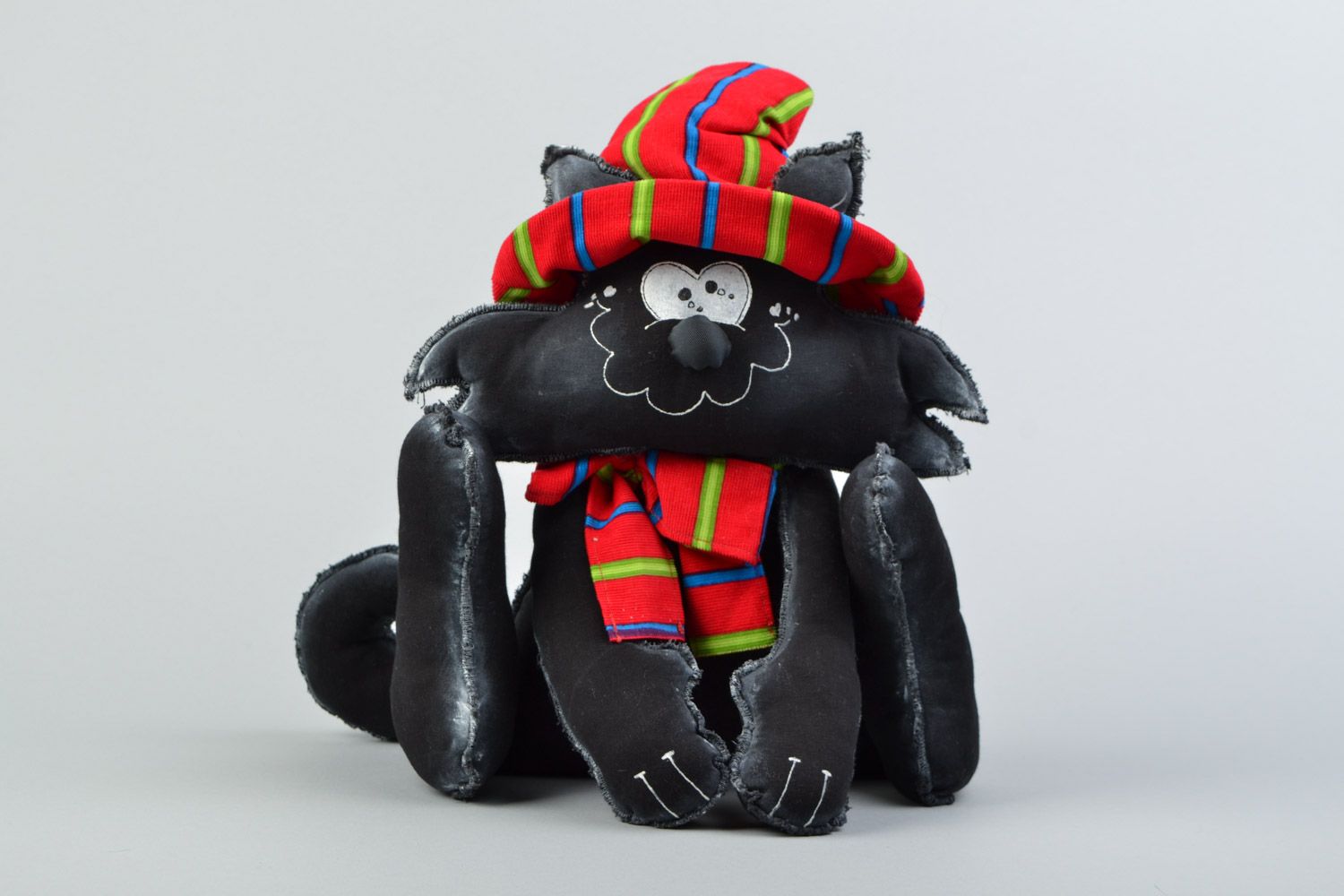 Peluche chat noir avec bonnet faite main de créateur décorative cadeau enfant photo 3