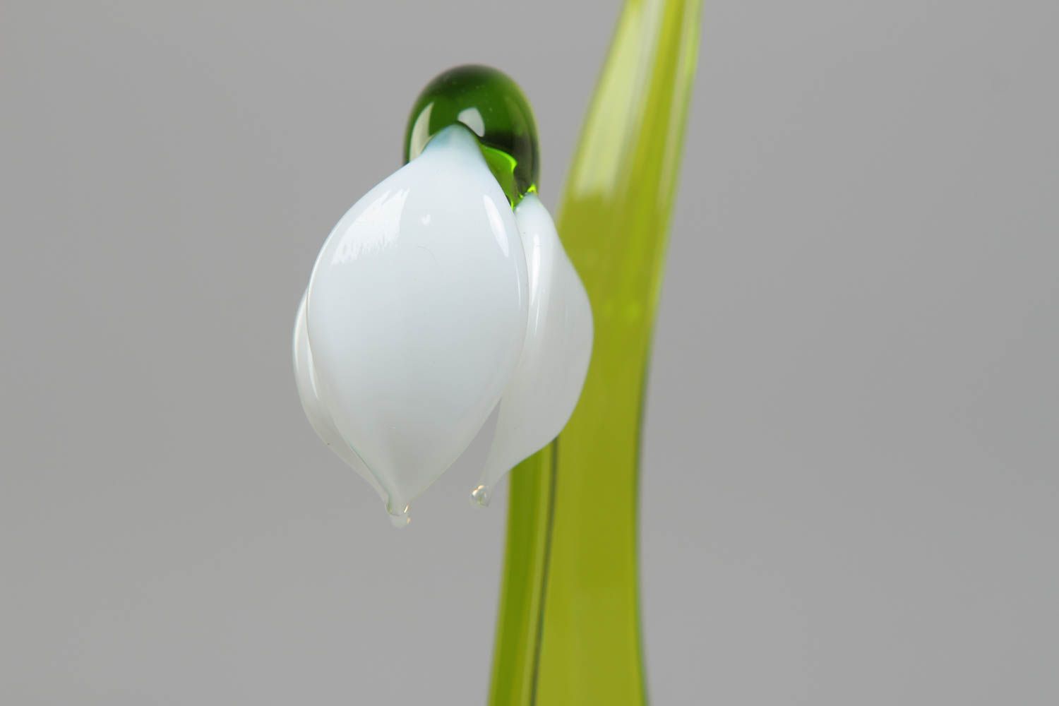 Figurine miniature en verre lampwork en forme de fleur perce-neige faite main photo 2