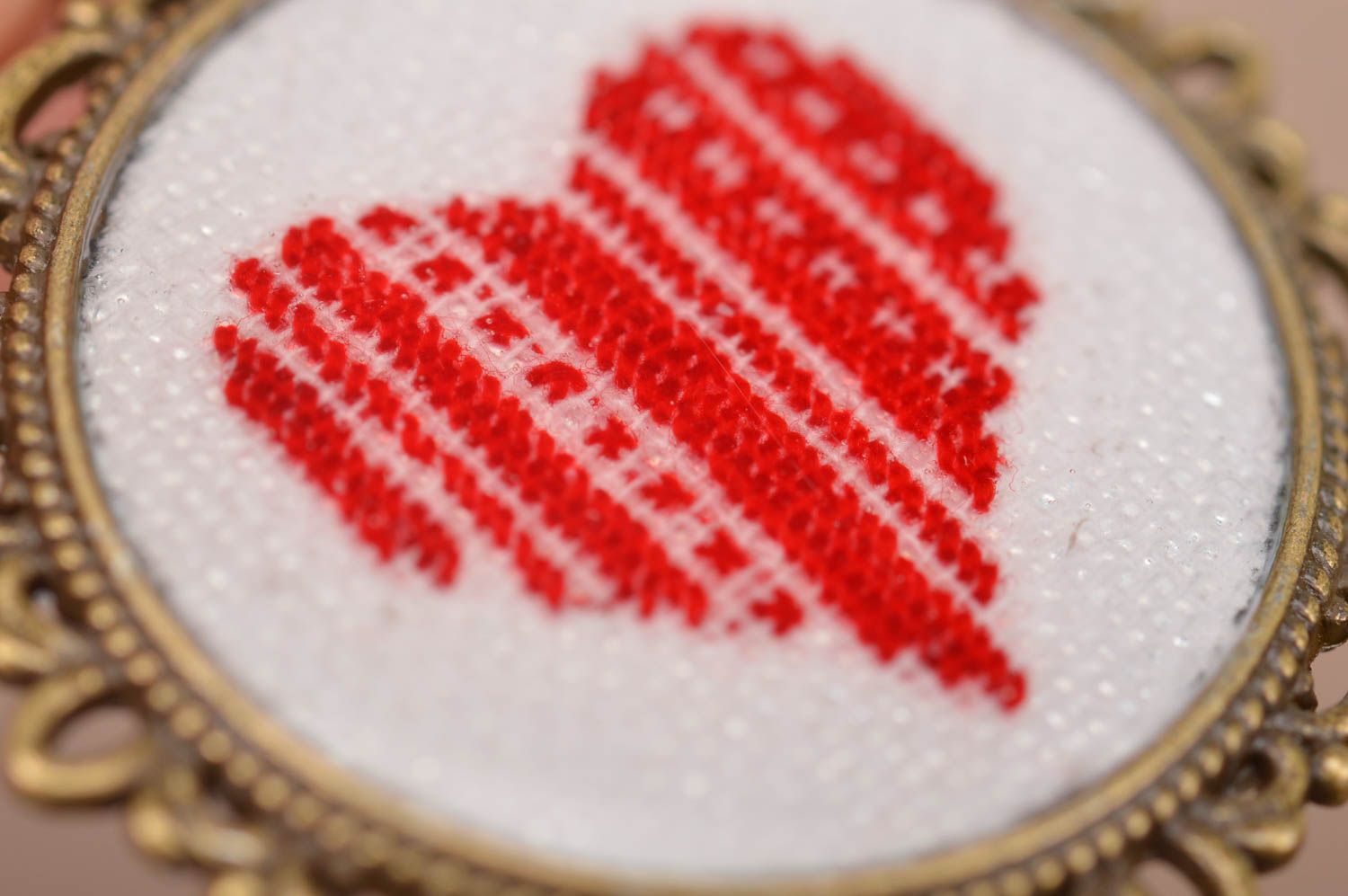 Schmuck Anhänger Herz handmade Damen Modeschmuck Accessoire für Frauen gestickt foto 4