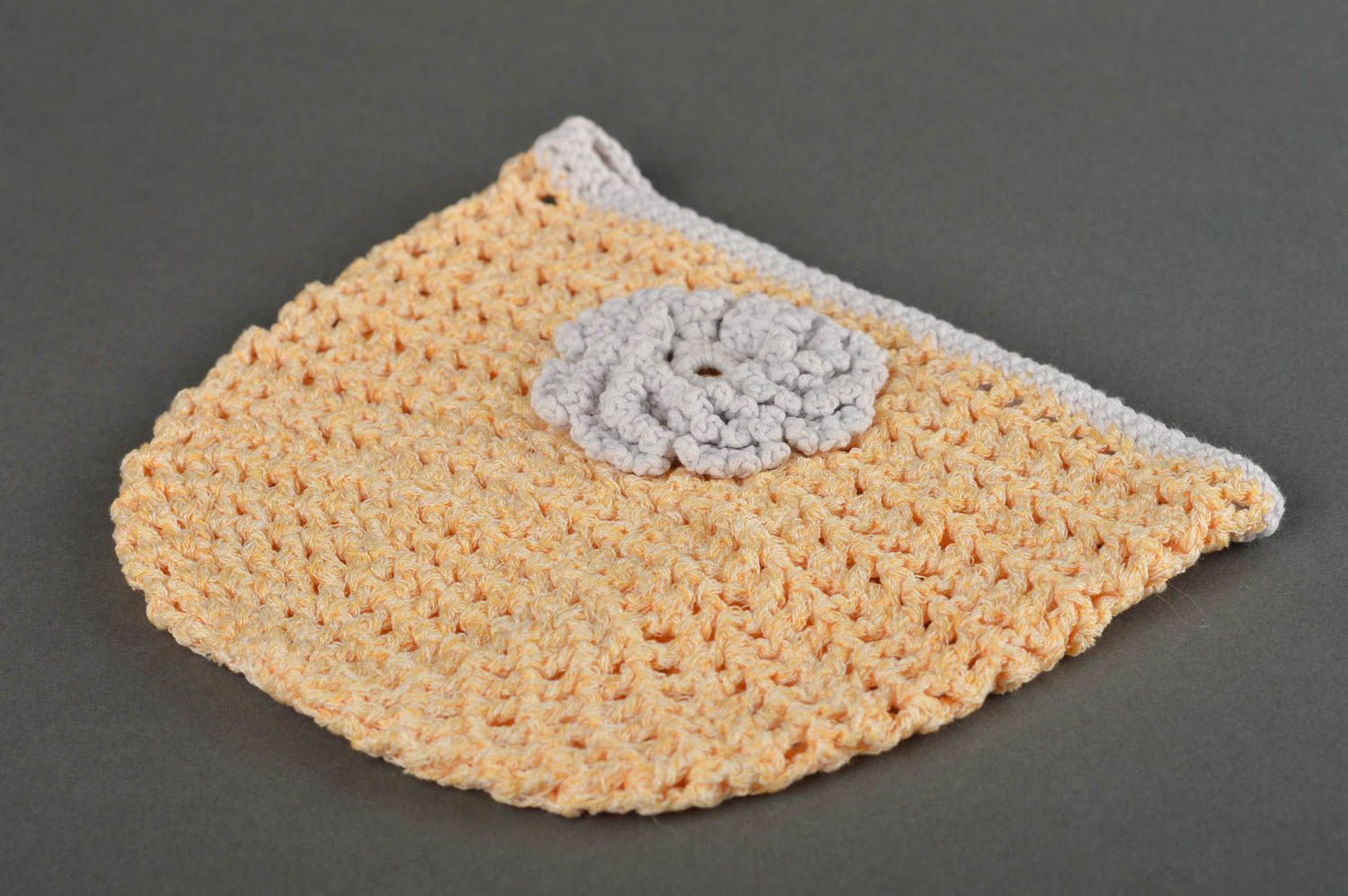 Bonnet tricot fait main Chapeau au crochet beige léger d'été Vêtement enfant photo 3