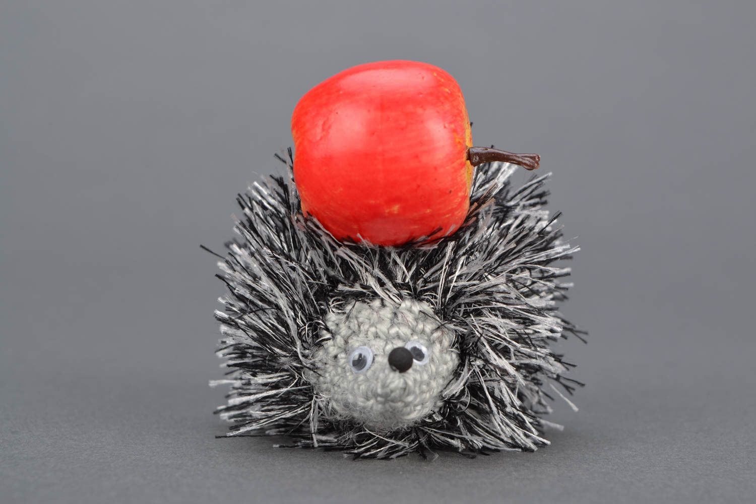 Crochet soft toy Hedgehog with Apple photo 3