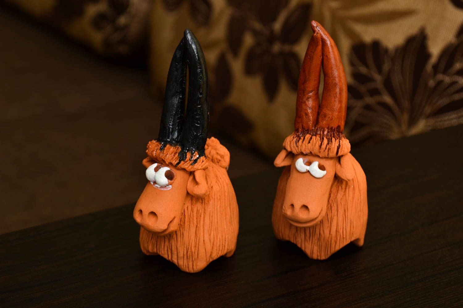 Animaletti in ceramica fatti a mano set di due figurine souvenir di terracotta foto 1