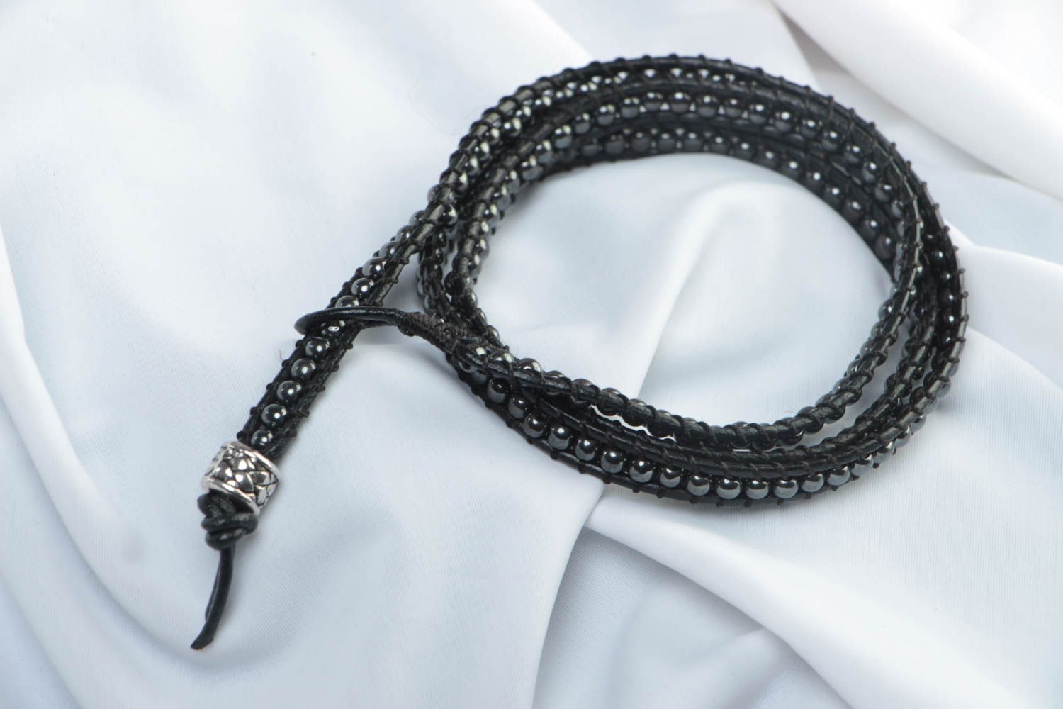 Bracelet hématite fait main Bijoux en cuir Accessoire pour femme design photo 1