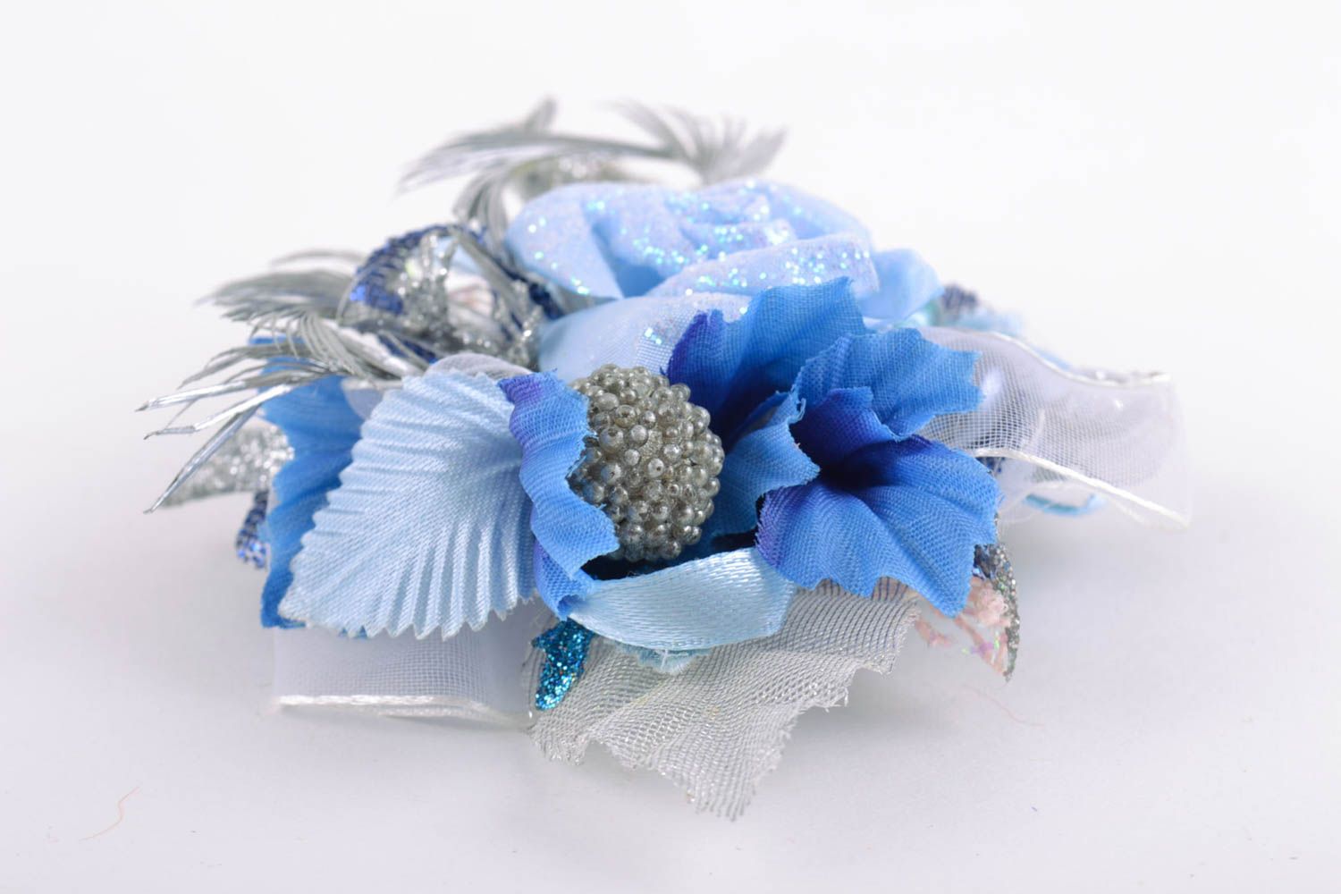 Schöne Deko Blumen aus Stoff für Haarspange in blauer Farbe Designer Handarbeit foto 5