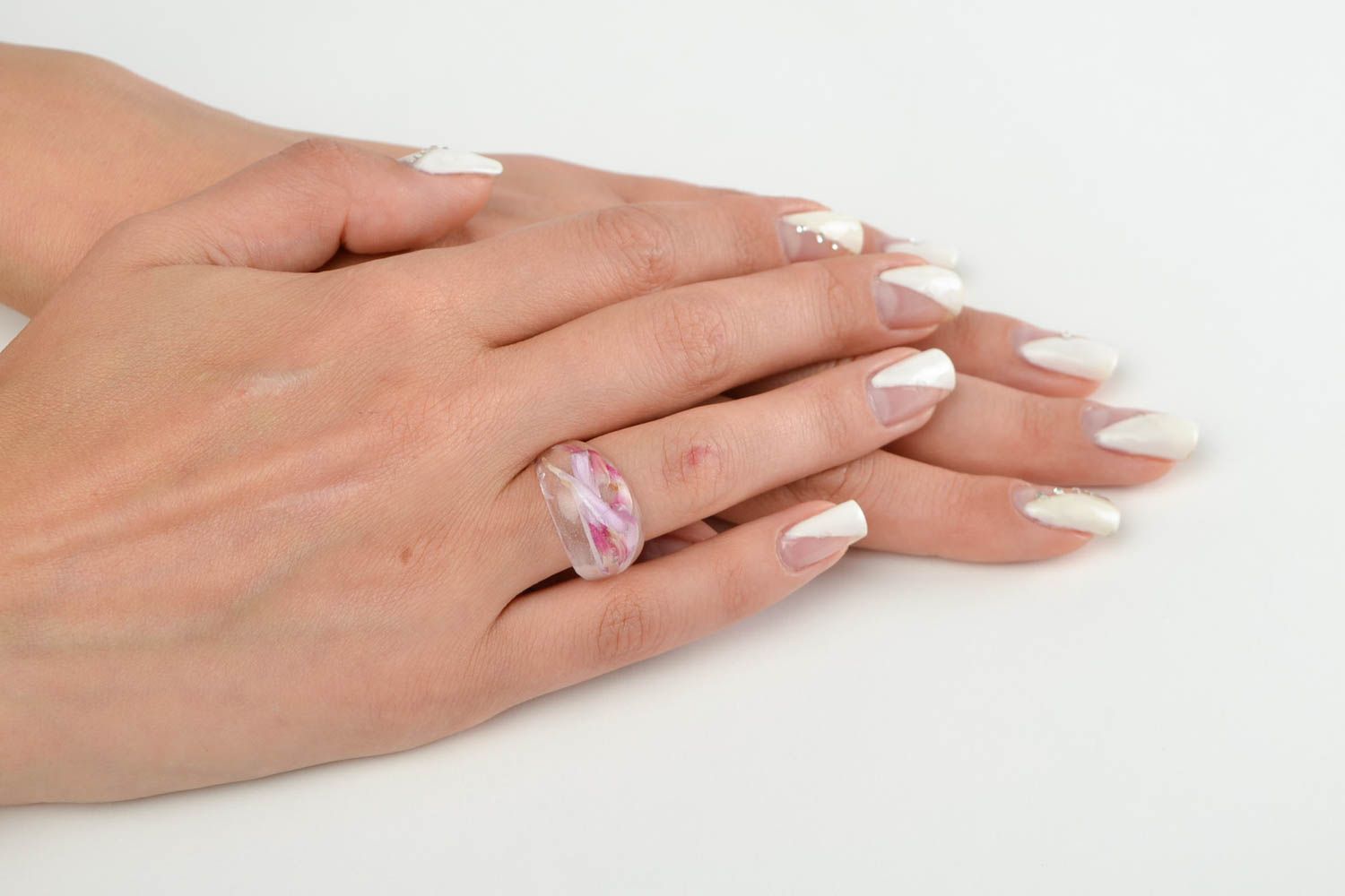 Кольцо ручной работы модное кольцо розовое нежное кольцо с цветами прозрачное фото 2
