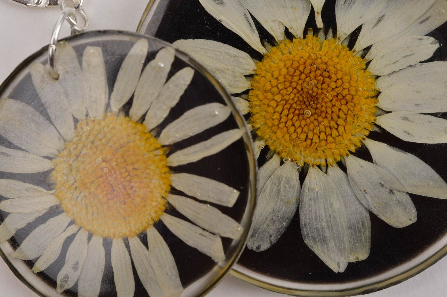 Epoxy resin jewelry handmade botanic pendant botanic earrings with dry flowers photo 5