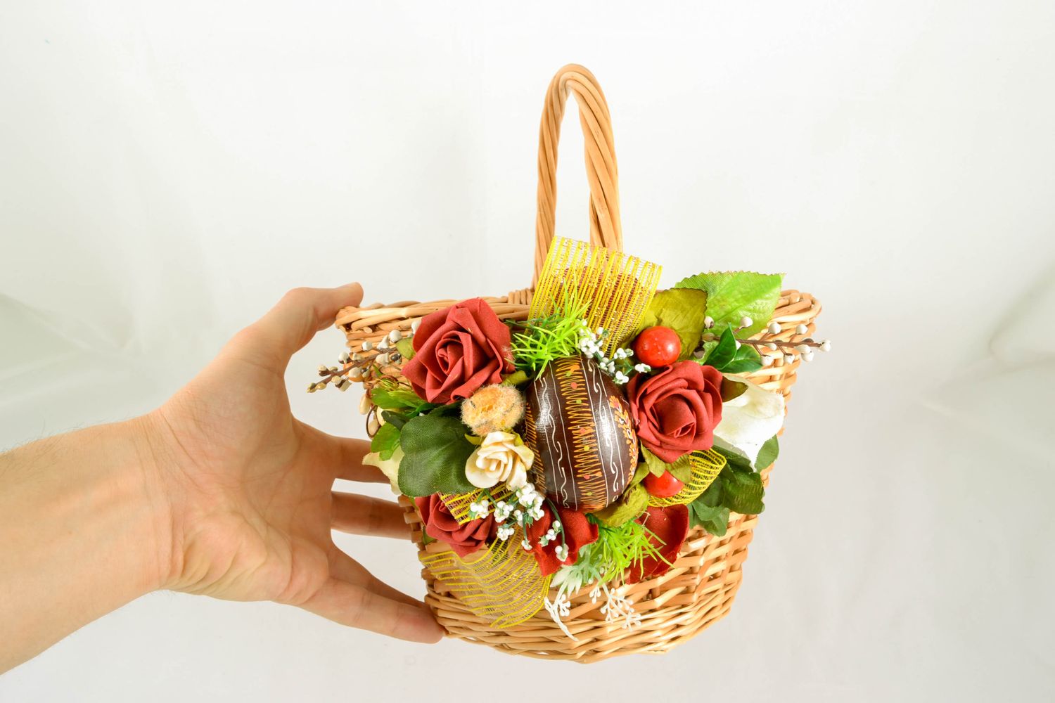 Cestino pasquale fatto a mano cestino profondo con decorazioni floreali foto 3
