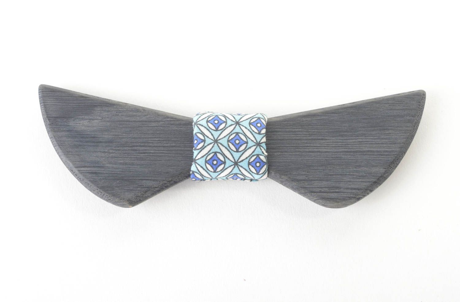 Graue schöne Fliege aus Holz handmade Accessoire für Männer Krawatte Fliege foto 4