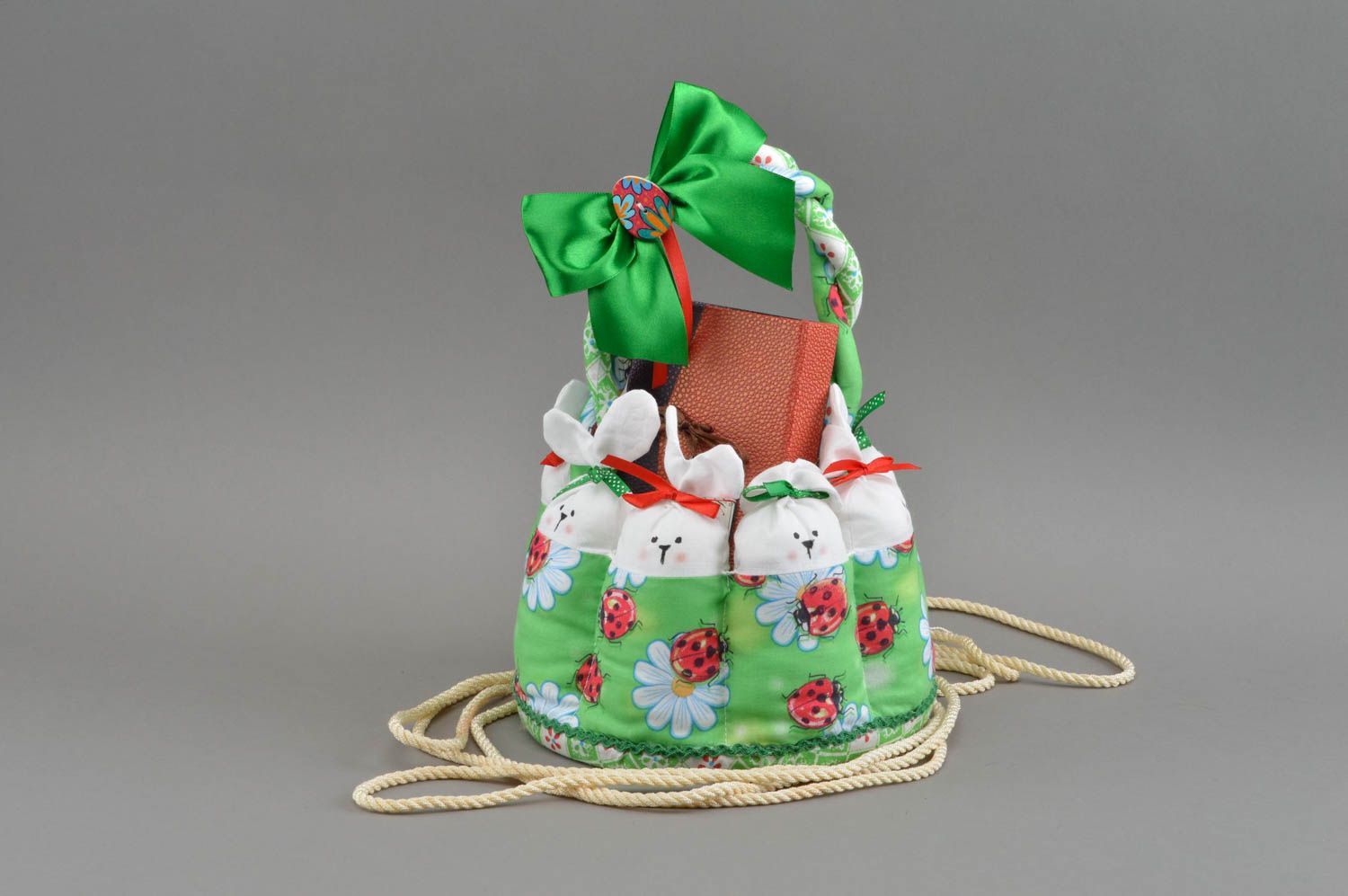 Origineller handmade weicher Deko Osterkorb aus Stoff mit Hasen zu Ostern foto 1