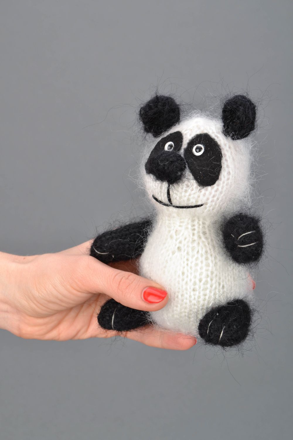Gehäkeltes Spielzeug Pandabär foto 2