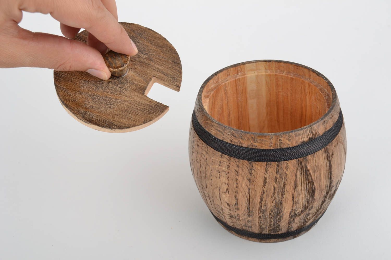 Barattolo di legno con coperchio fatto a mano vasetto di legno per le spezie 
 foto 2