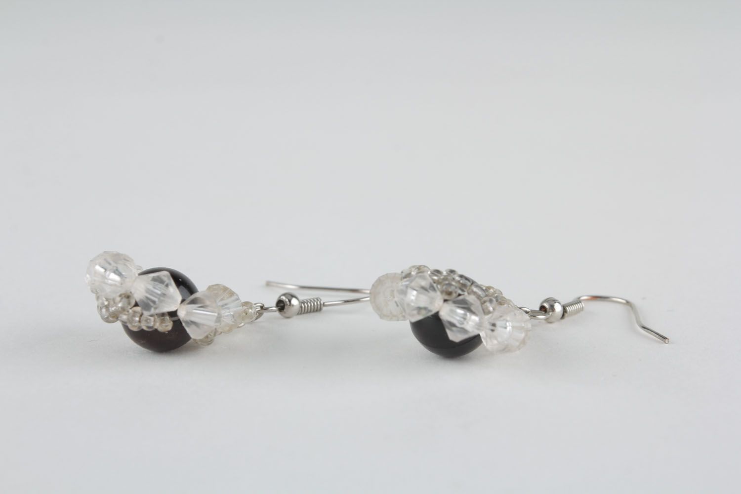Ohrringe aus Glasperlen Schwarze Perle foto 2
