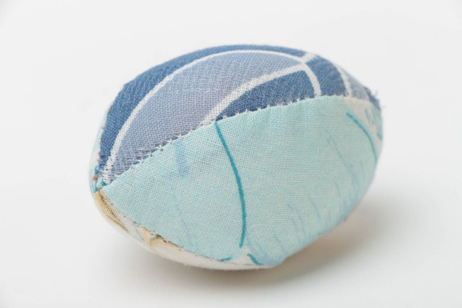 Oeuf en tissu de calicot naturel fait main bleu original décoration de Pâques photo 4