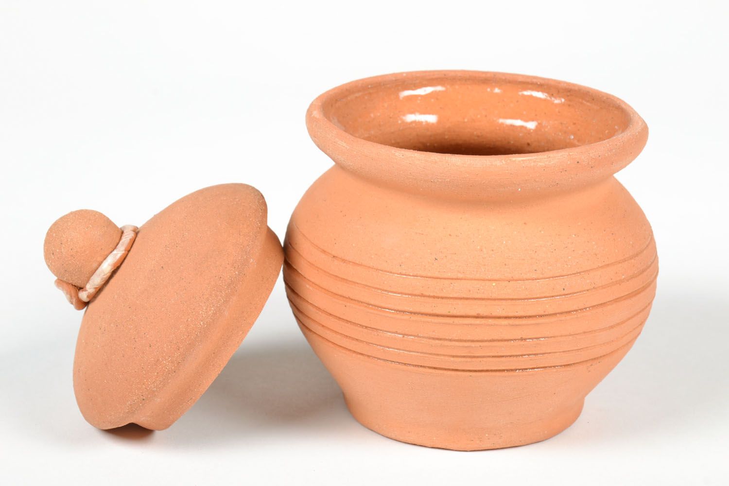 Clay pot with a lid photo 4