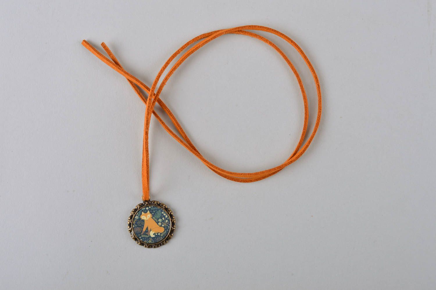 Handmade metal pendant neck accessories for girls artisan jewelry designs photo 2