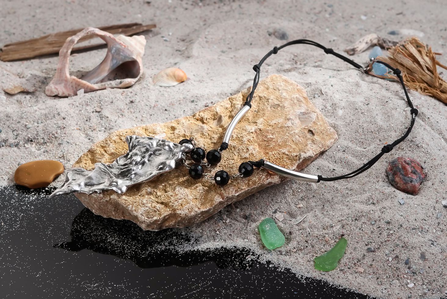 Necklace made of crystal and metal Energy photo 3