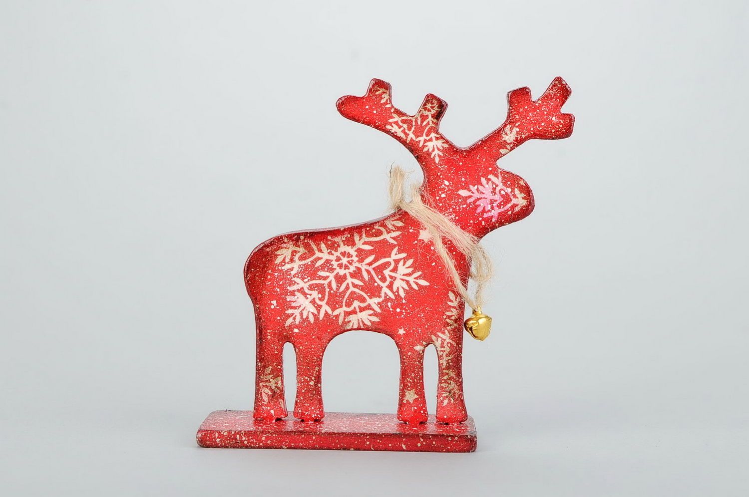 Figurine of a deer with decoupage photo 3