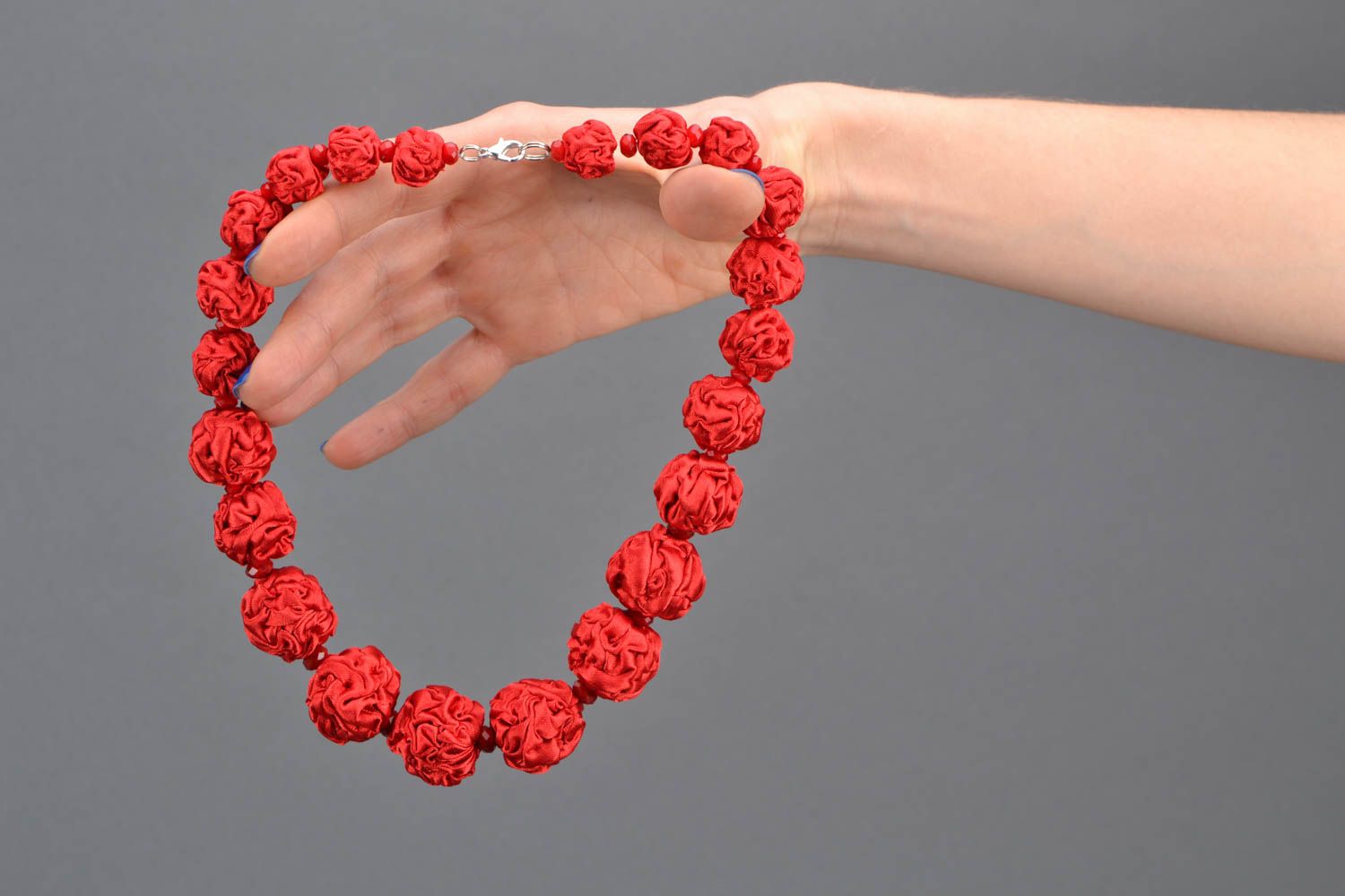 Red satin fabric bead necklace photo 2