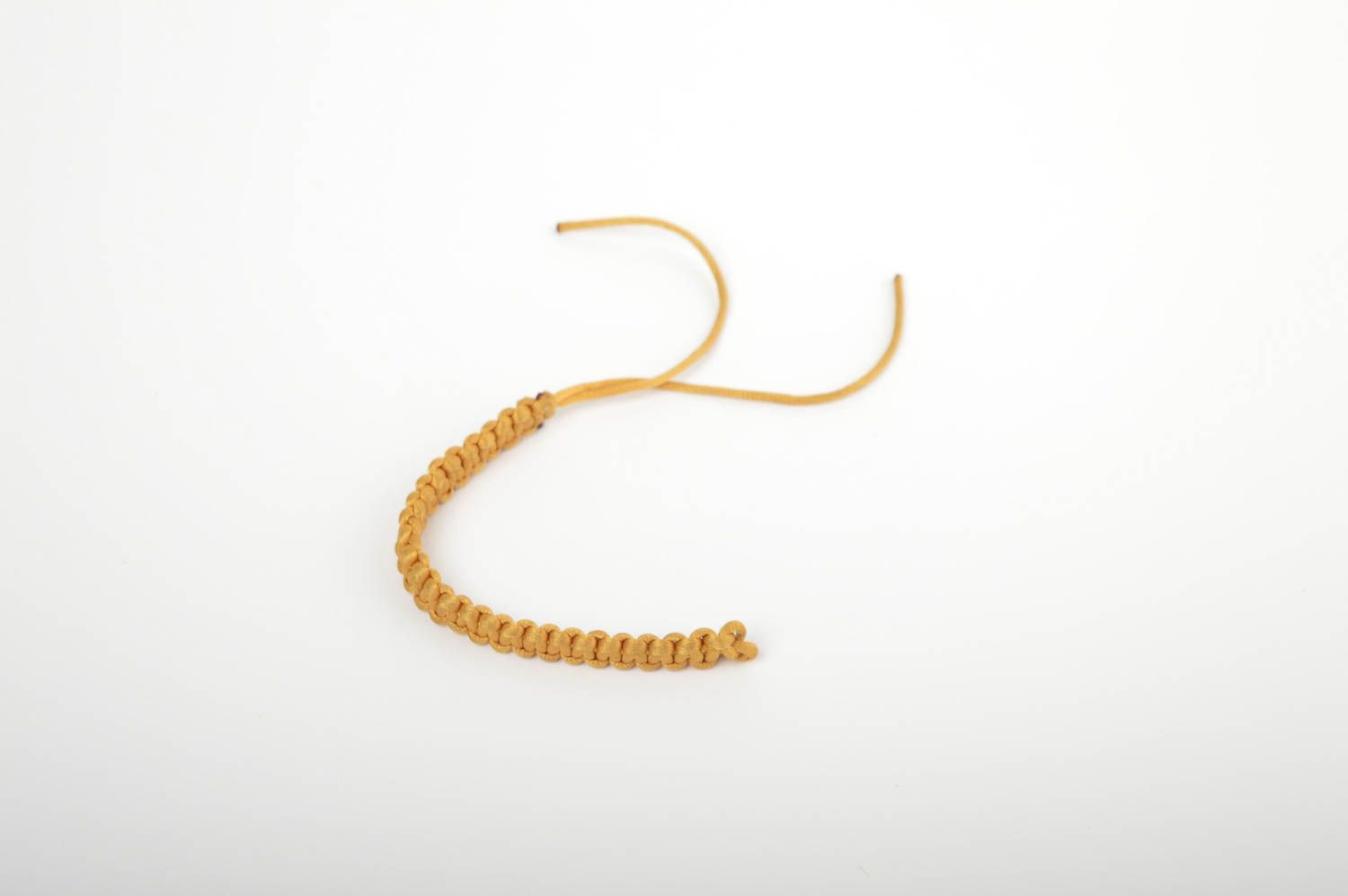 Bracelet design en lacets Bijou fait main moutarde Accessoire pour femme photo 2