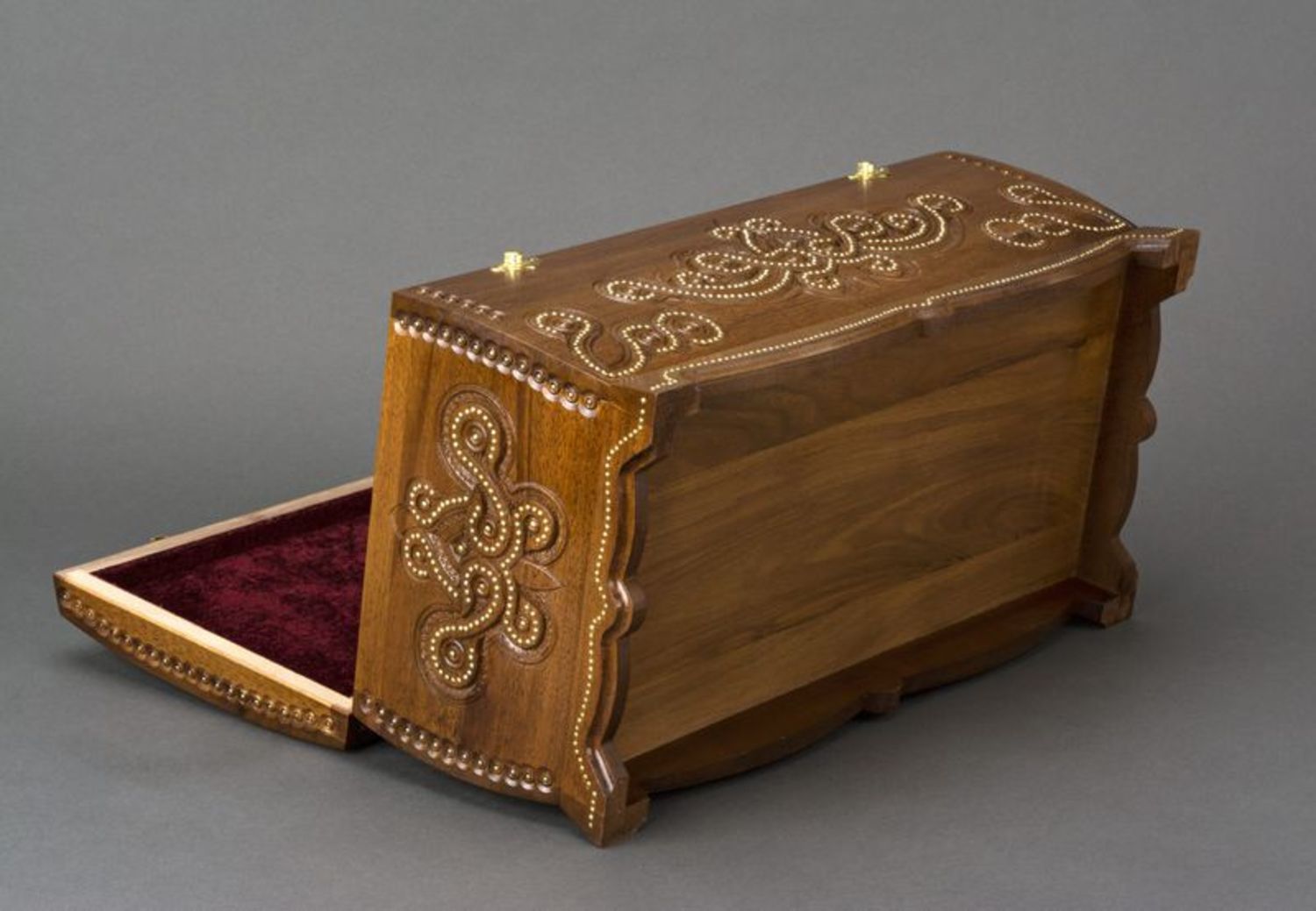 Carved jewelry box with inlay photo 3