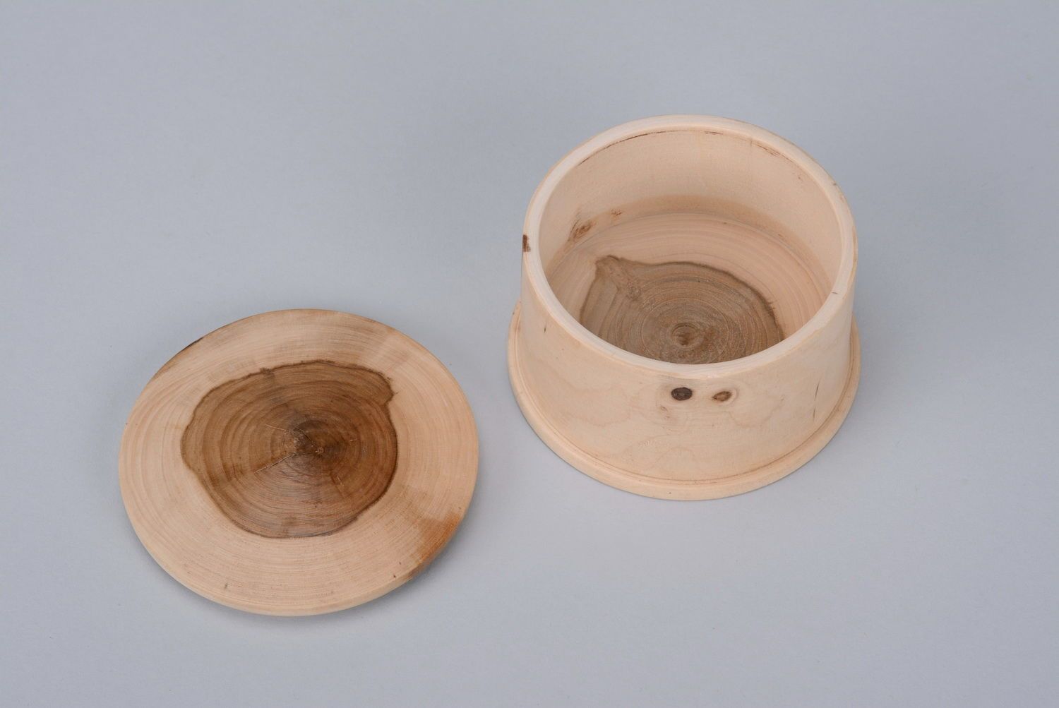 Wooden cup for salt and species photo 3