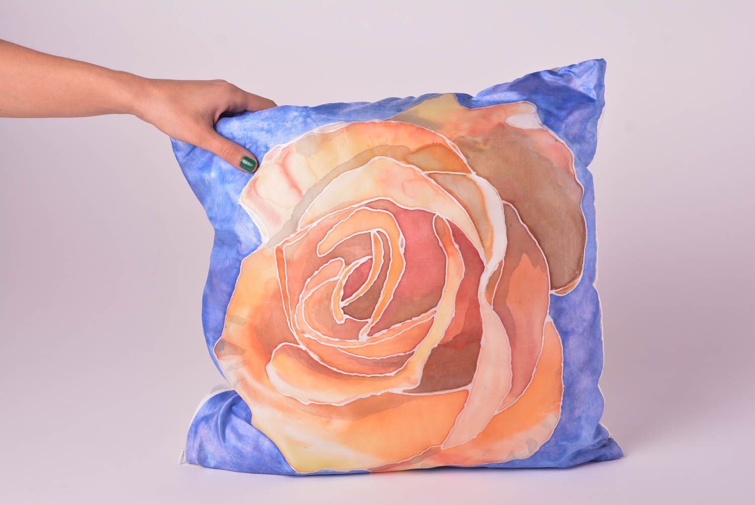 Подушка на диван хэнд мэйд декоративная подушка батик диванная подушка с цветком фото 1