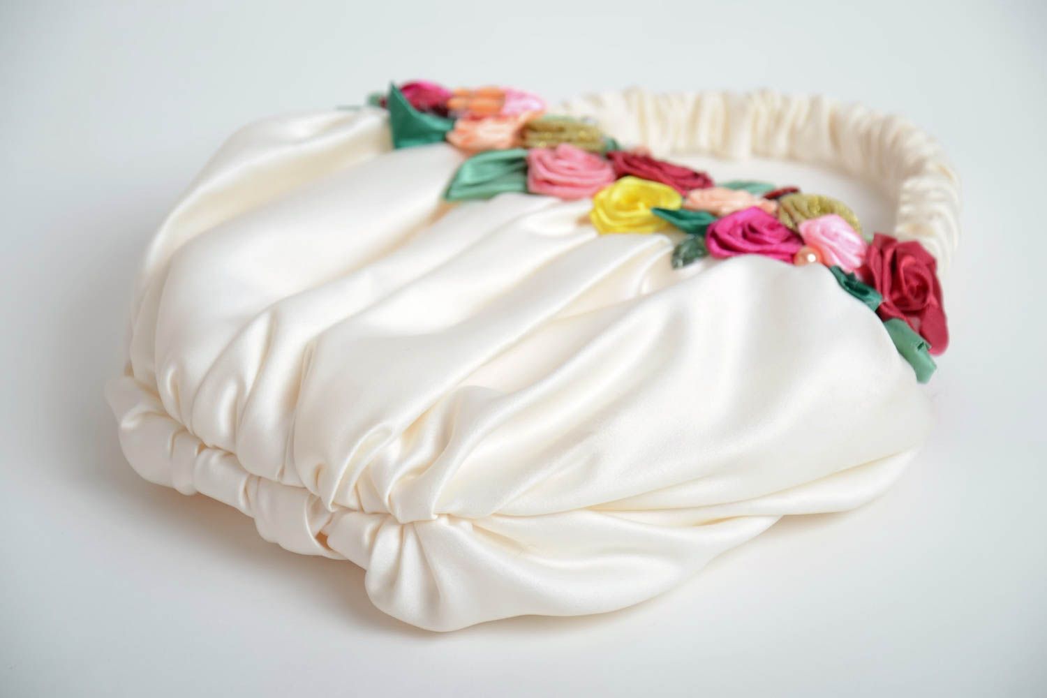 Beautiful white handmade fabric women's bag with satin ribbon flowers  photo 4