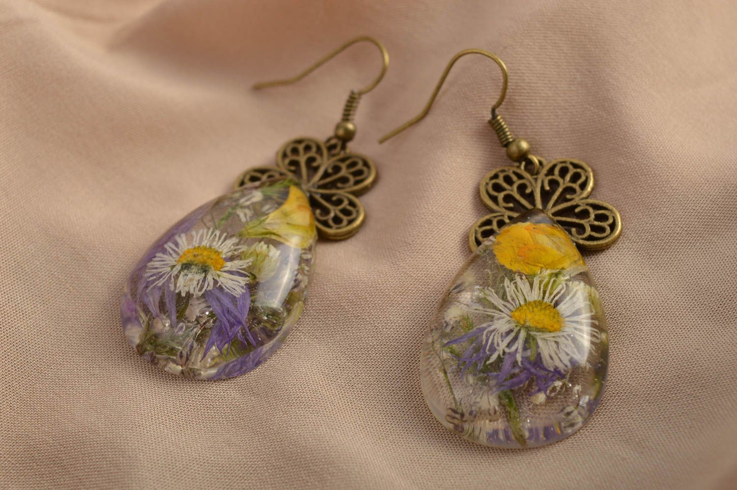 Handmade earrings epoxy resin flower jewelry designer earrings gifts for women photo 1