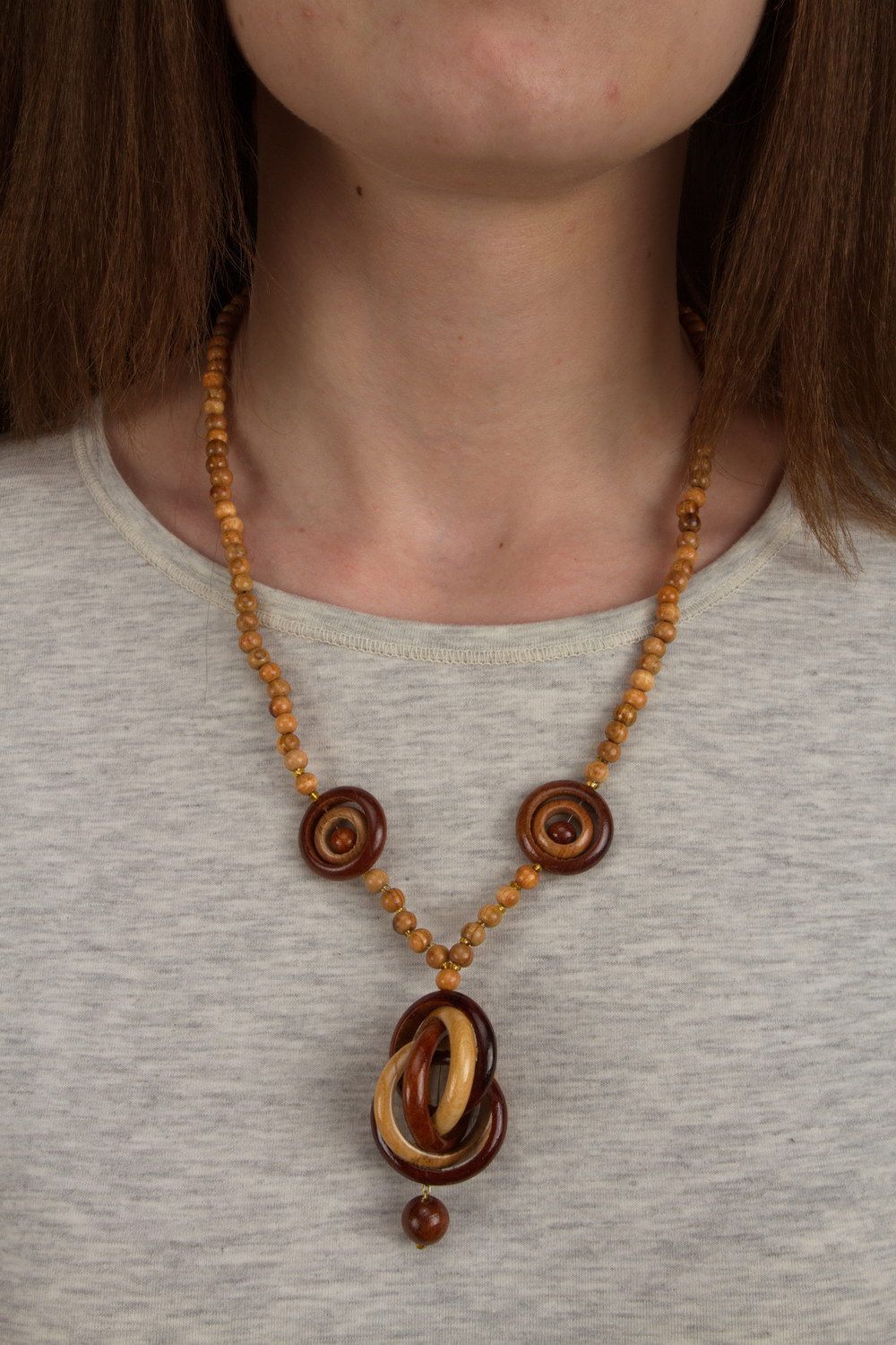 Halskette aus Holz mit Schließe  foto 4