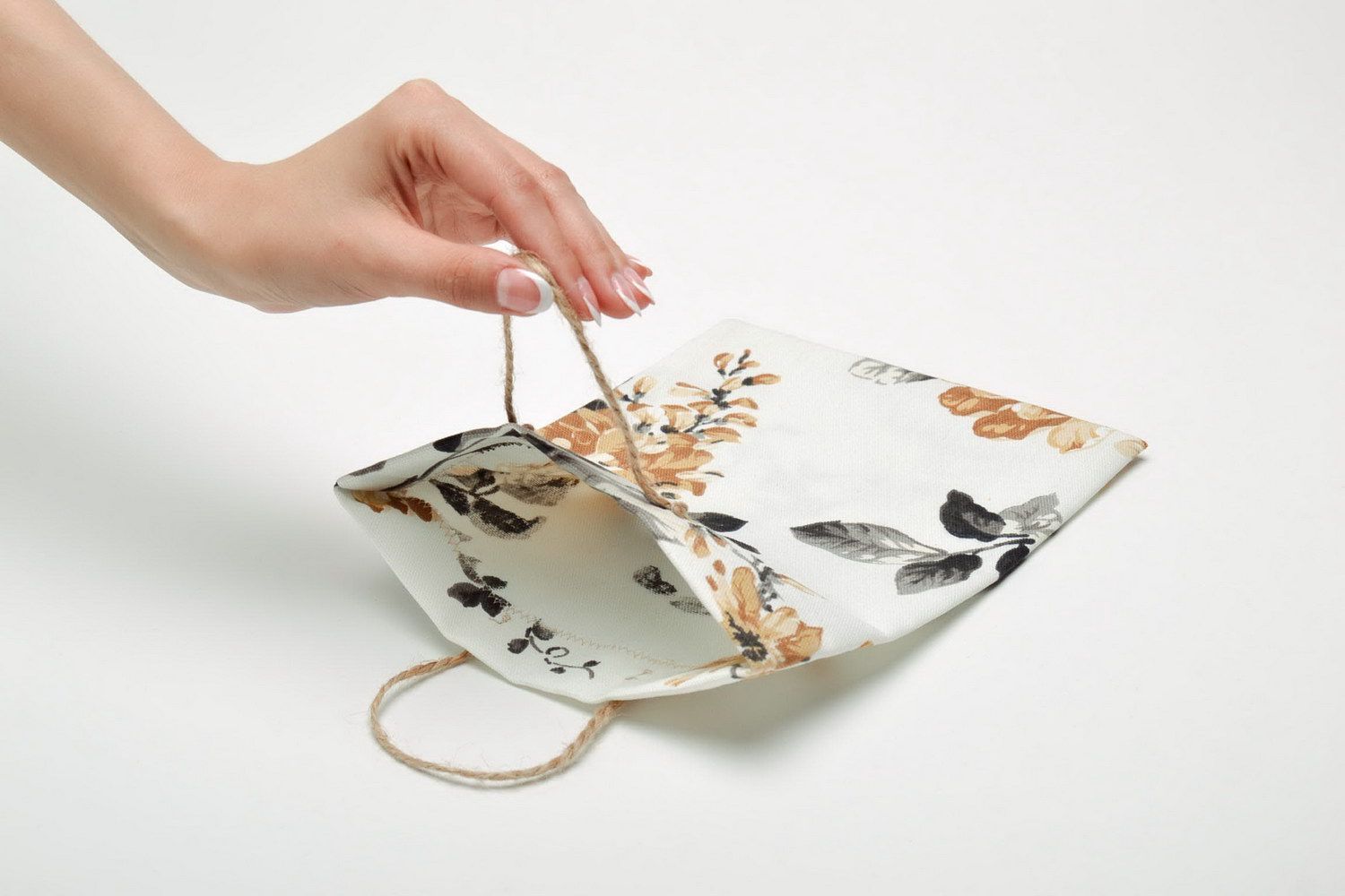 Bolsa de regalo de algodón con dibujo floral foto 4