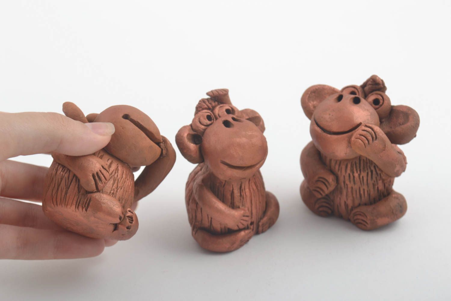 Глиняные статуэтки фигурки обезьянок статуэтки ручной работы 3 шт коричневые фото 4