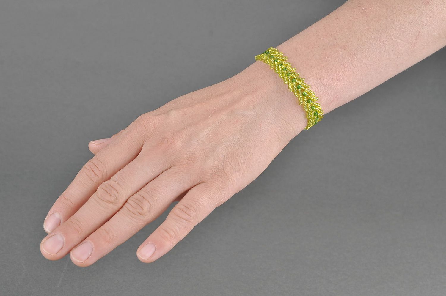 Handgemachtes grünes Armband aus Glasperlen Petersburger Kette foto 5